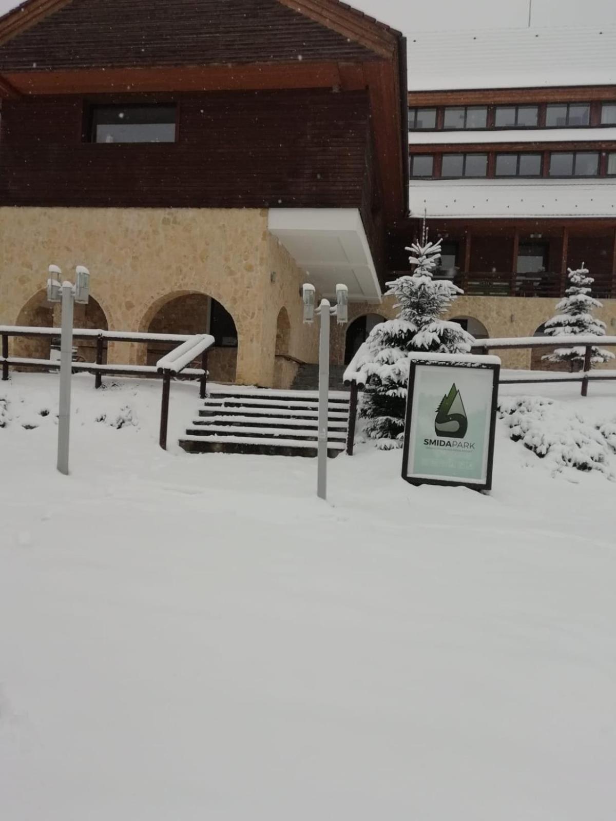 Pensiunea Smida Park Exterior foto